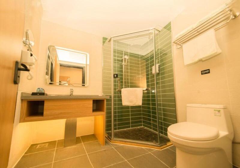 Отель Greentree Inn Nanjing Lukou Airport