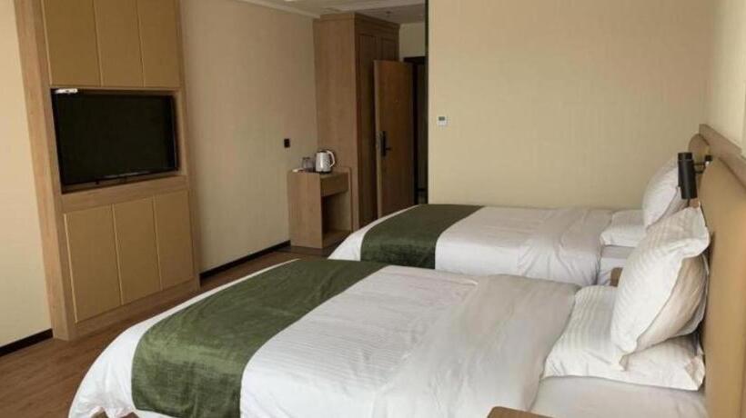 בית מלון כפרי Greentree Inn Yichun Mingyueshan Airport