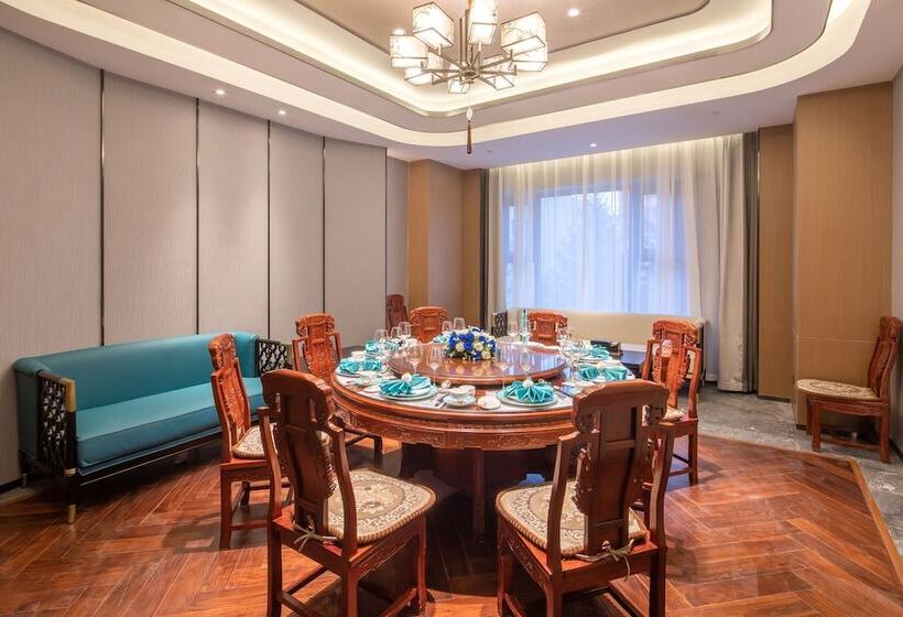 هتل Hampton By Hilton Changchun Ziyou Road