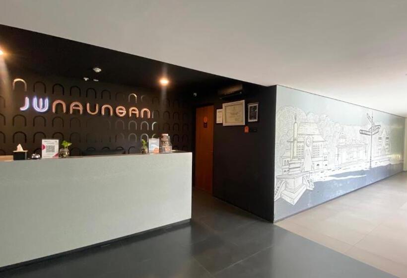 هتل Jw Naungan Coliving