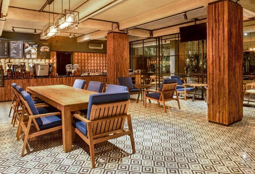 ホテル Jw Naungan Coliving