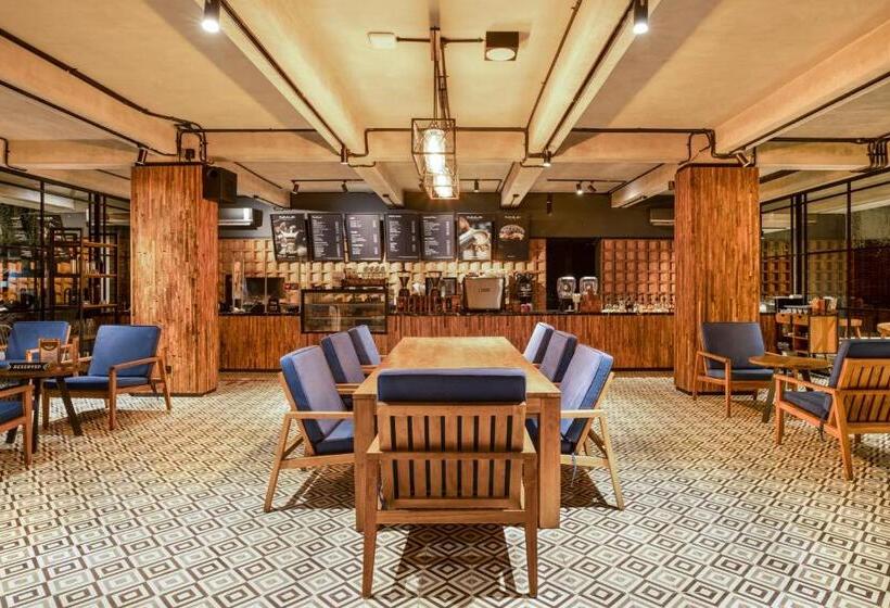 ホテル Jw Naungan Coliving