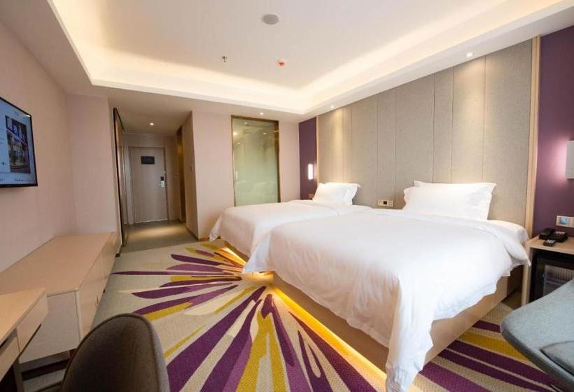 Lavande Hotel Luzhou Bbq New World