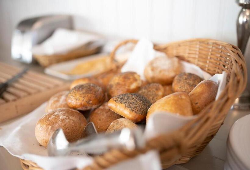 فندق Lundsbrunn Resort & Spa