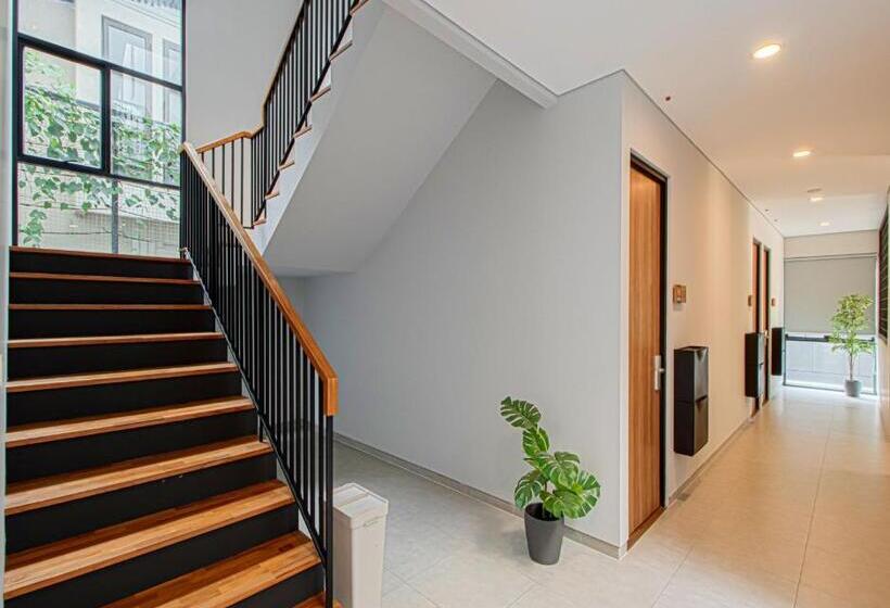 Отель M Studio Karawaci