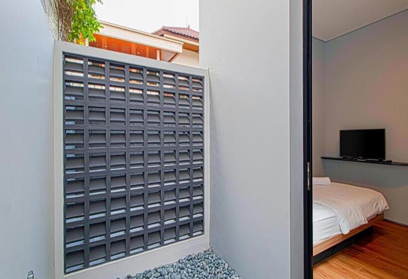 Отель M Studio Karawaci