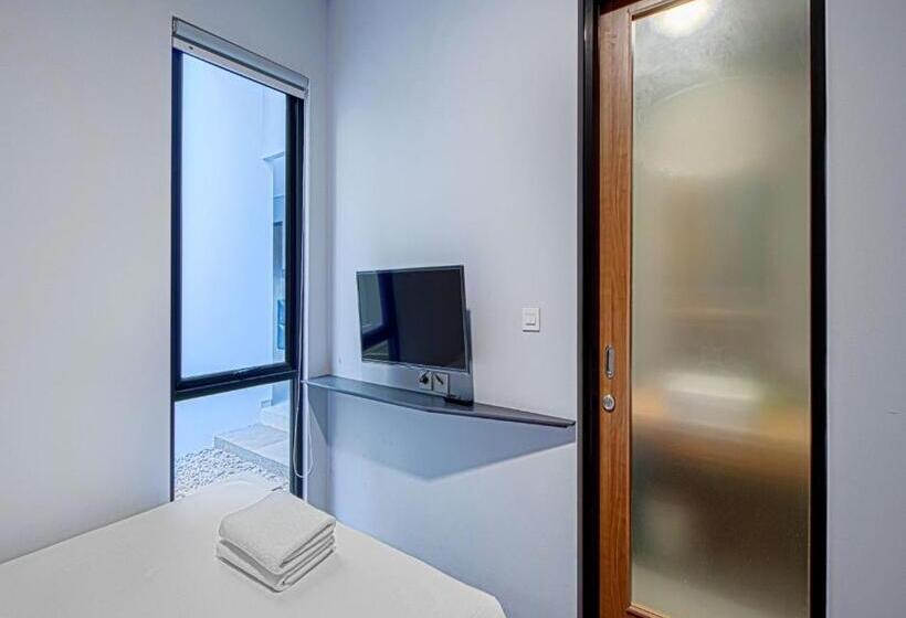 Отель M Studio Karawaci