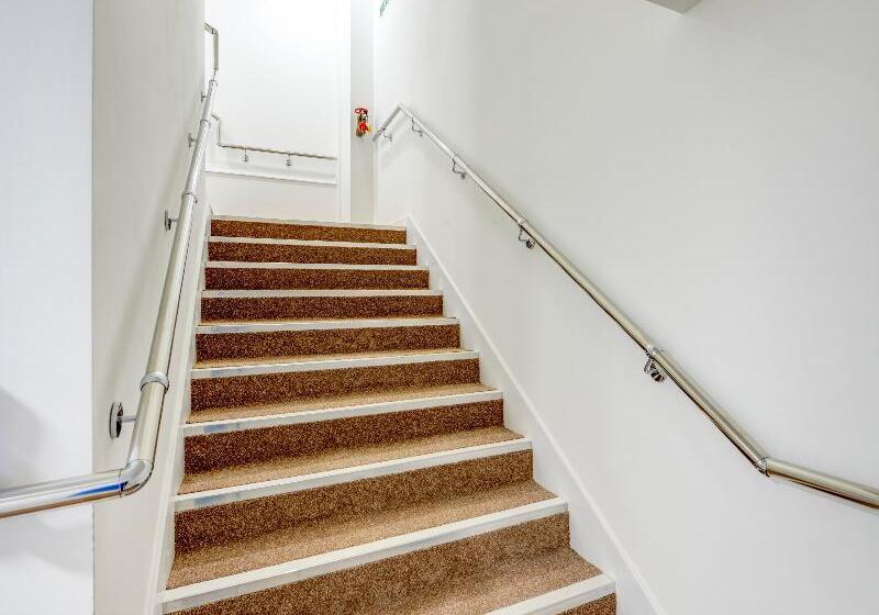 هتل Plymouth Central