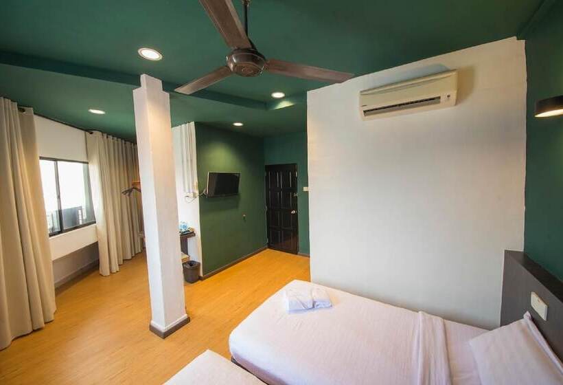 בית מלון כפרי Room V Jalan Jenang