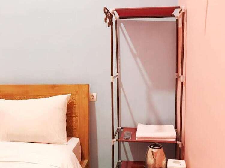 호텔 Roomz Budget Residence