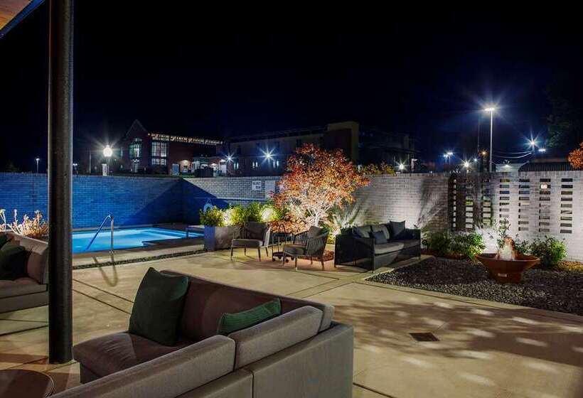 هتل The Haywood El Dorado, Tapestry Collection By Hilton