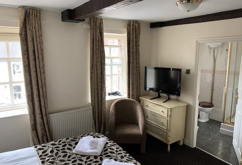 Отель The Silk House