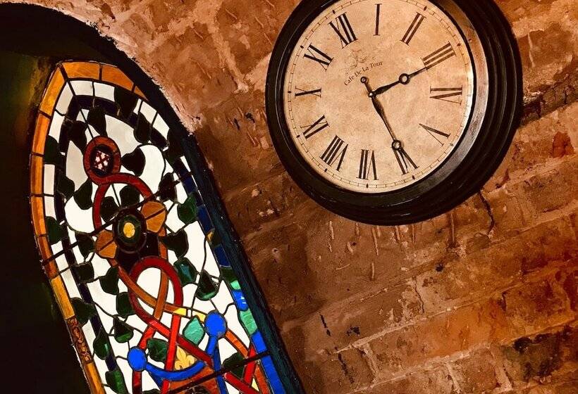 Отель The Silk House