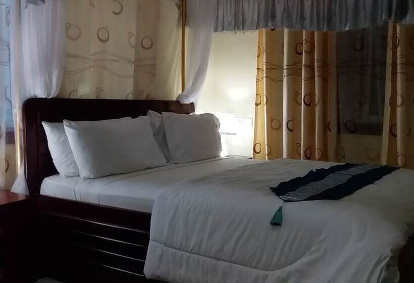 בית מלון כפרי Triple J Resort