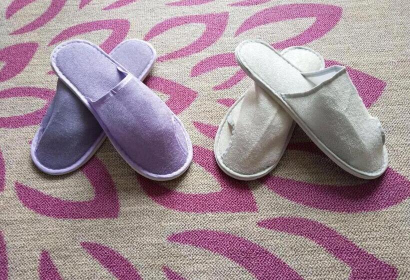 Lavande Hotel Heyuan Zijin