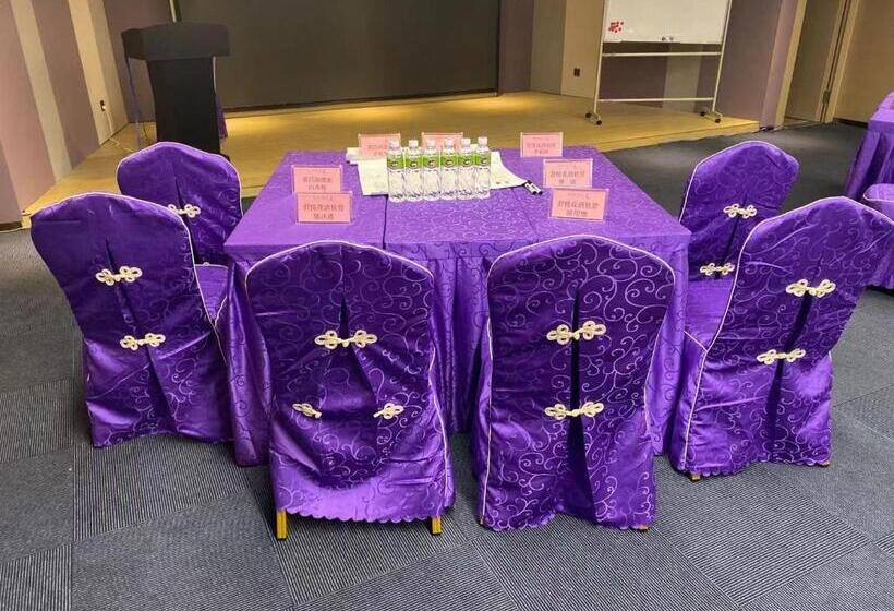 Lavande Hotel Jiangmen Golf Club