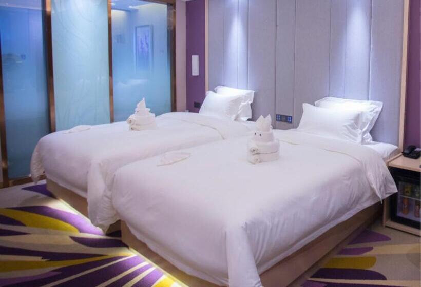 Lavande Hotel Korla City Government Swan Lake