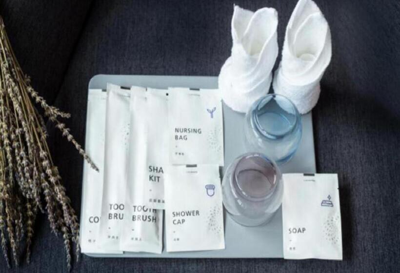 Lavande Hotel Korla City Government Swan Lake