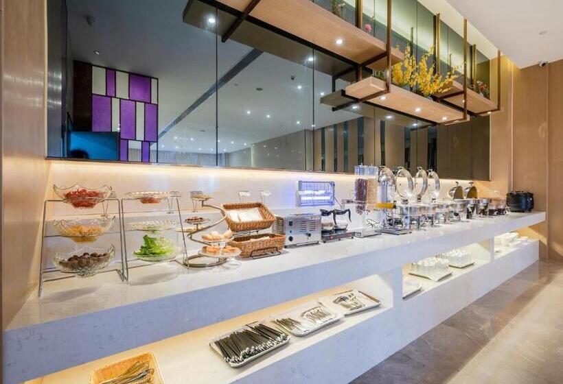 Lavande Hotel Luzhou Wanda Plaza Southwest Commercial City