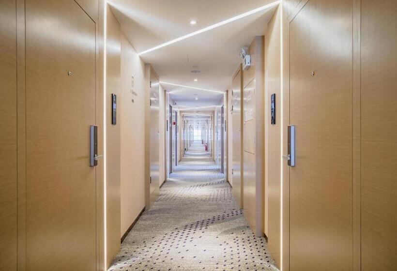 Lavande Hotel Luzhou Wanda Plaza Southwest Commercial City