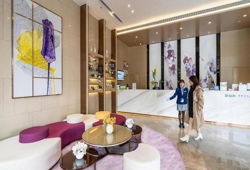 Lavande Hotel Luzhou Wanda Plaza Southwest Commercial City