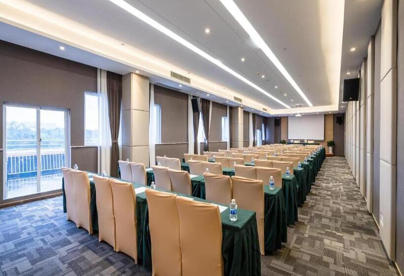 Lavande Hotel Luzhou Wanda Plaza Southwest Commercial City