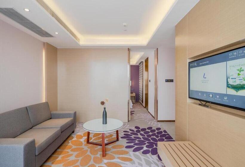 Lavande Hotel Luzhou Wanda Plaza Southwest Commercial City
