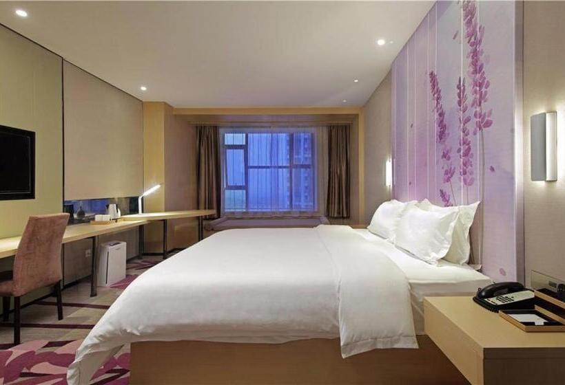 Lavande Hotel Neijiang Hanan Avenue