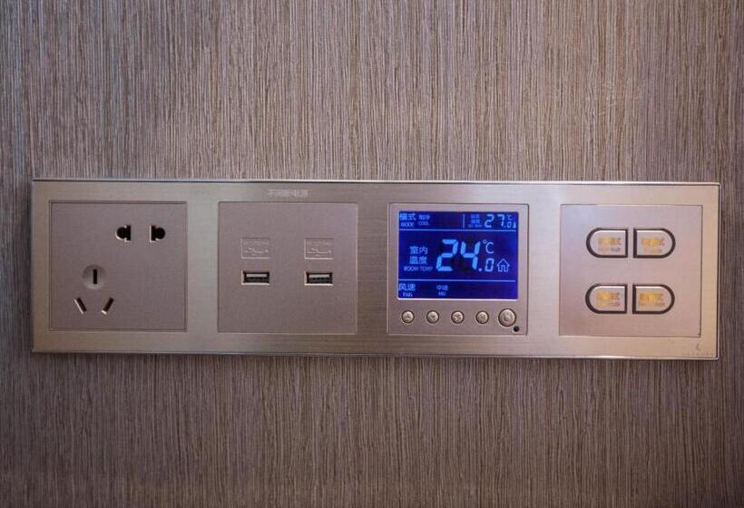 Lavande Hotel Urumqi High Speed Railway Wanda Plaza