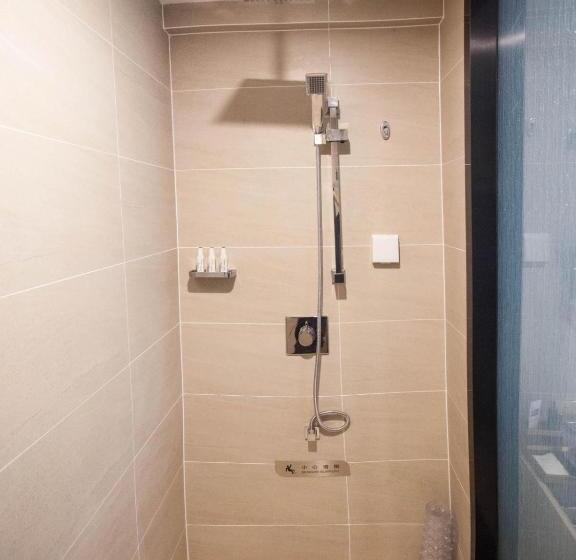 Lavande Hotel Urumqi High Speed Railway Wanda Plaza