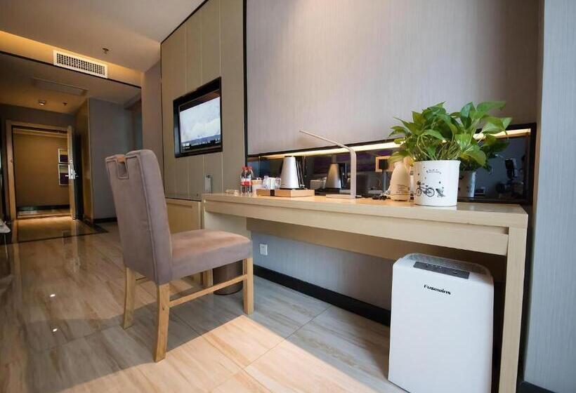 Lavande Hotel Urumqi High Speed Railway Wanda Plaza