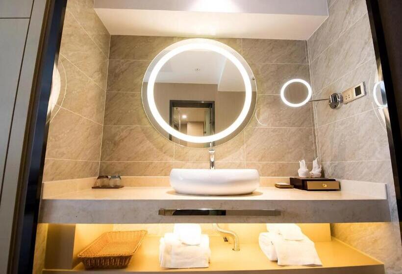 Lavande Hotel Urumqi High Speed Railway Wanda Plaza