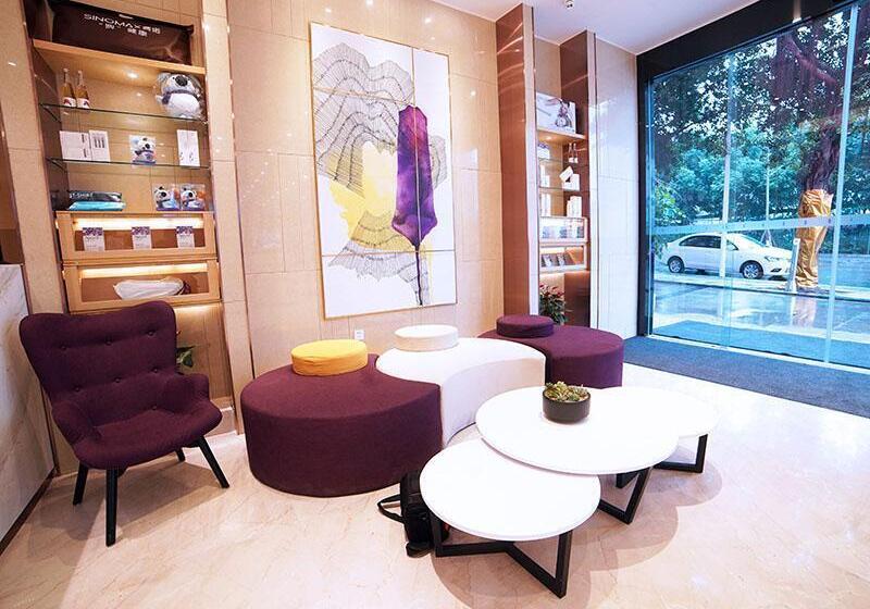 Lavande Hotel Zigong Tanmulin Lantern Park