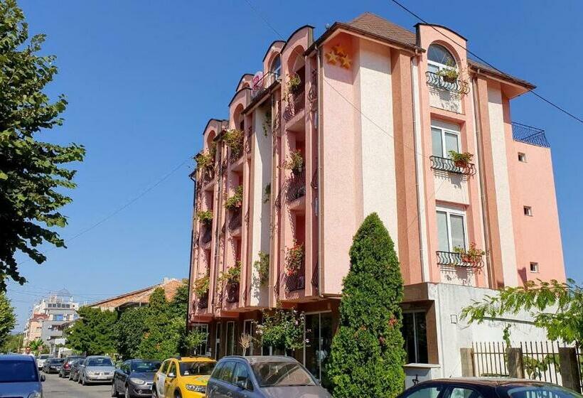 膳宿费 Art Villa Rozalia