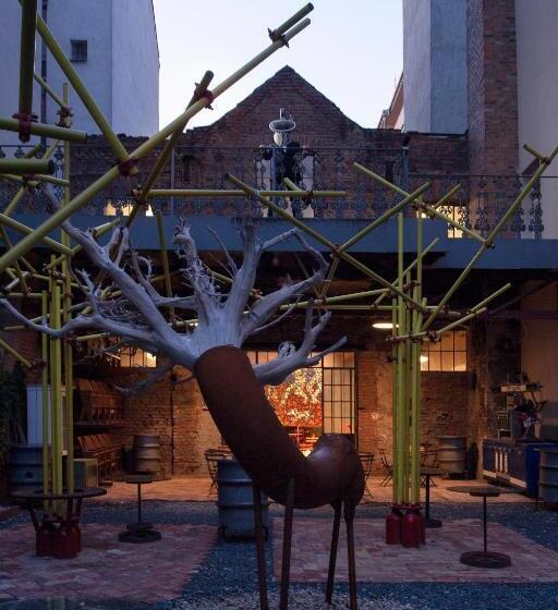 ユースホステル Schrott Bed&beer