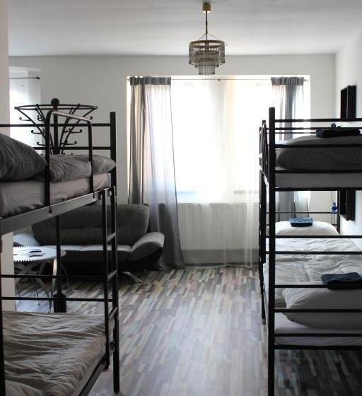 ユースホステル Schrott Bed&beer