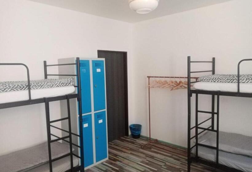 ユースホステル Schrott Bed&beer