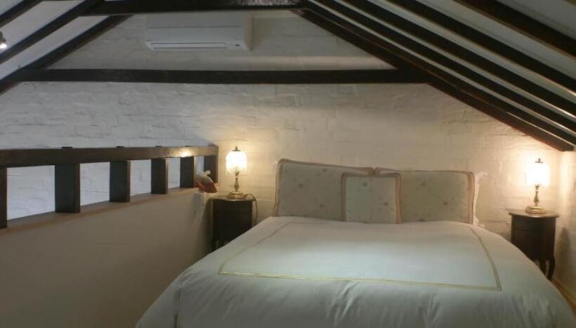 تختخواب و صبحانه Bon Accord Luxury Accommodation