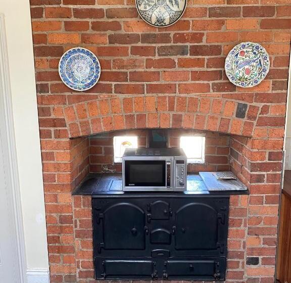 تختخواب و صبحانه Bon Accord Luxury Accommodation