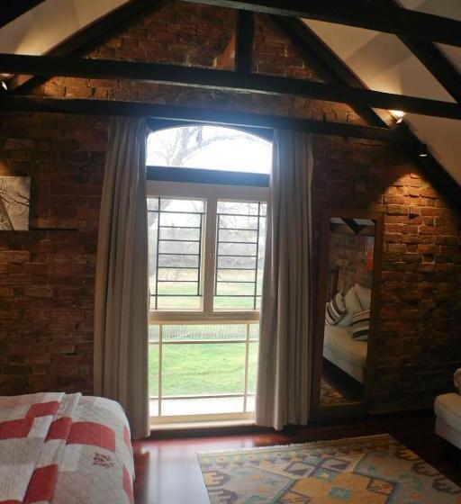 تختخواب و صبحانه Bon Accord Luxury Accommodation