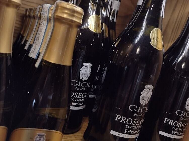 ベッドアンドブレックファースト Palmers Ale House & Kitchen