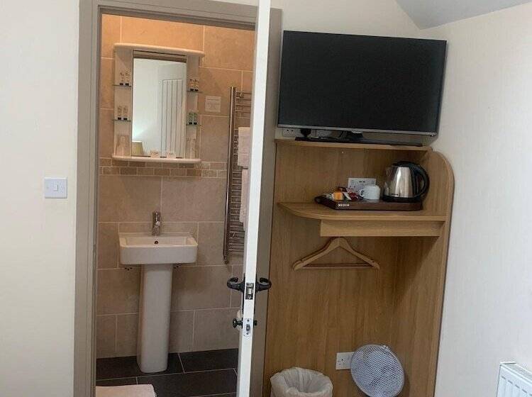 ベッドアンドブレックファースト Palmers Ale House & Kitchen