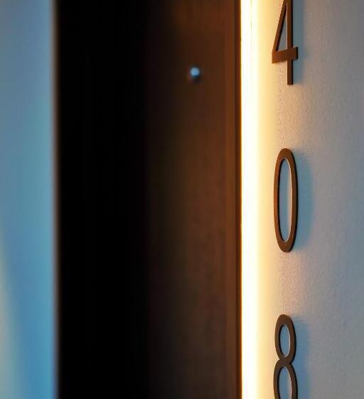 Clarion Apartments South Melbourne