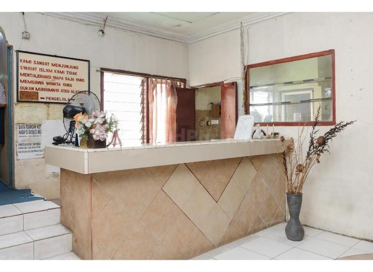 호텔 Al Hakim Syariah Redpartner