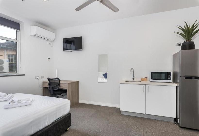 Отель Studios On King