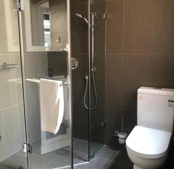 Отель Studios On King