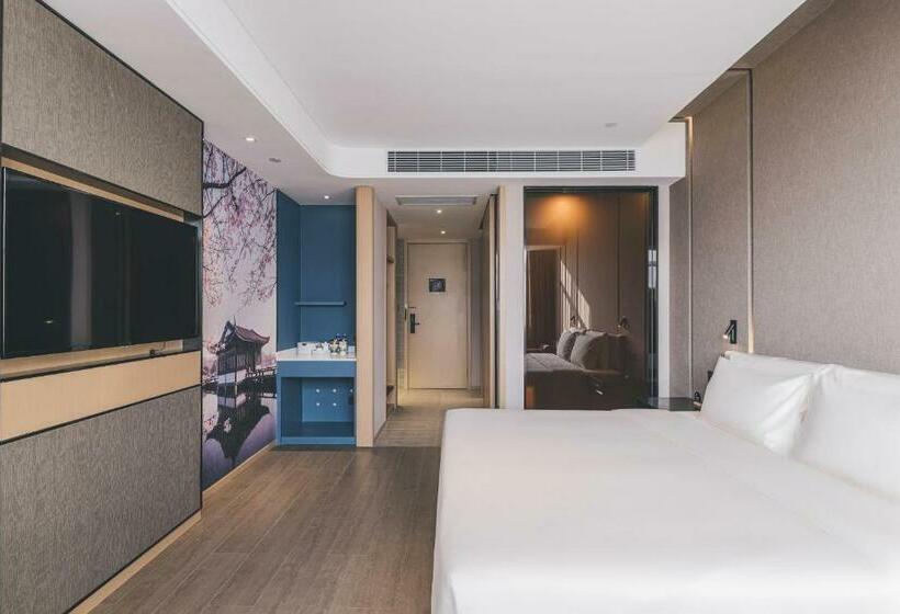 Atour Hotel Ningbo Jishi Harbor Outlets