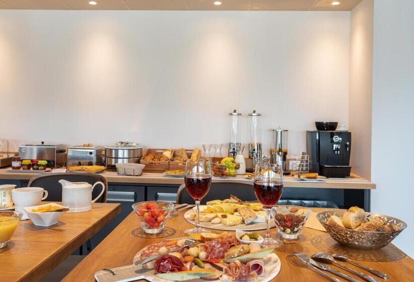 Brit Hotel Ploermel   Hotel De L Hippodrome