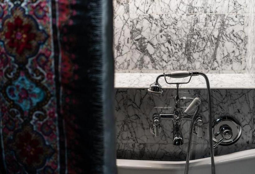 فندق Château De Maubreuil