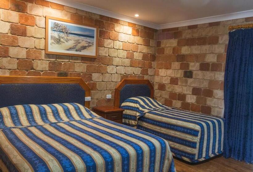 בית מלון כפרי Golfers Inn